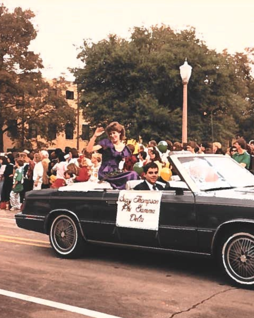 Suzy Thompson Mighell (BA ’87) in Homecoming Parade