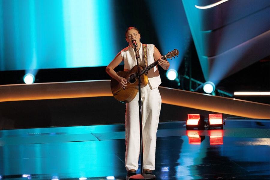 Tori Templet Performing on the Voice